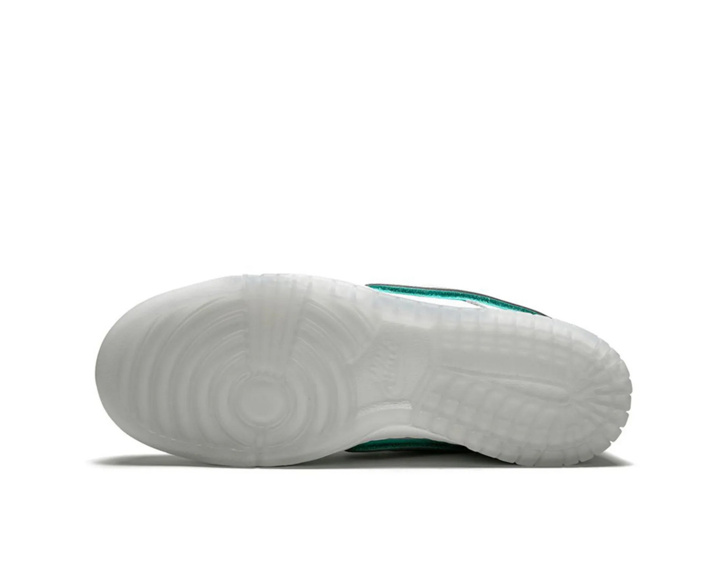 Nike x Diamond Supply Co. SB Dunk Low Pro OG QS “White” – Luxury Street Icon | Luxem Swiss