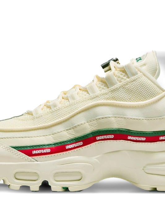Baskets Nike x UNDEFEATED Air Max 95 avec logo – Collaboration limitée