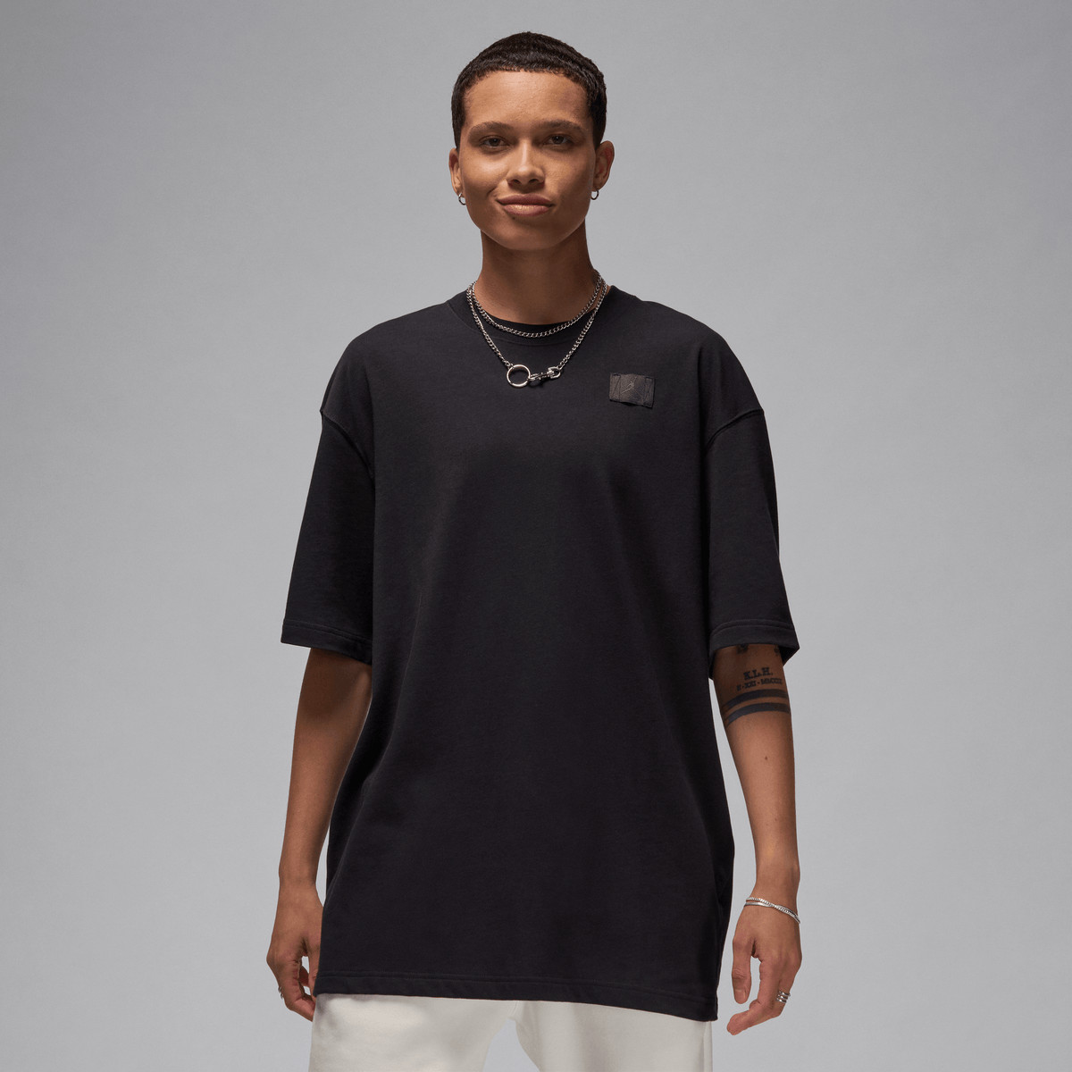 Jordan Essentials Women's Oversized T-Shirt Black – HM4372-010-XS – product image