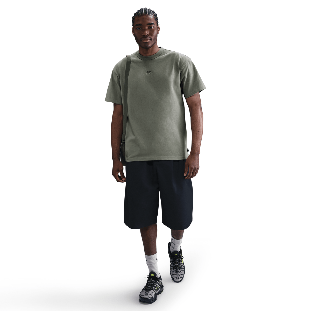 Nike Sportswear Premium Essentials Men's T-Shirt Light Army – DO7392-320-S – product image
