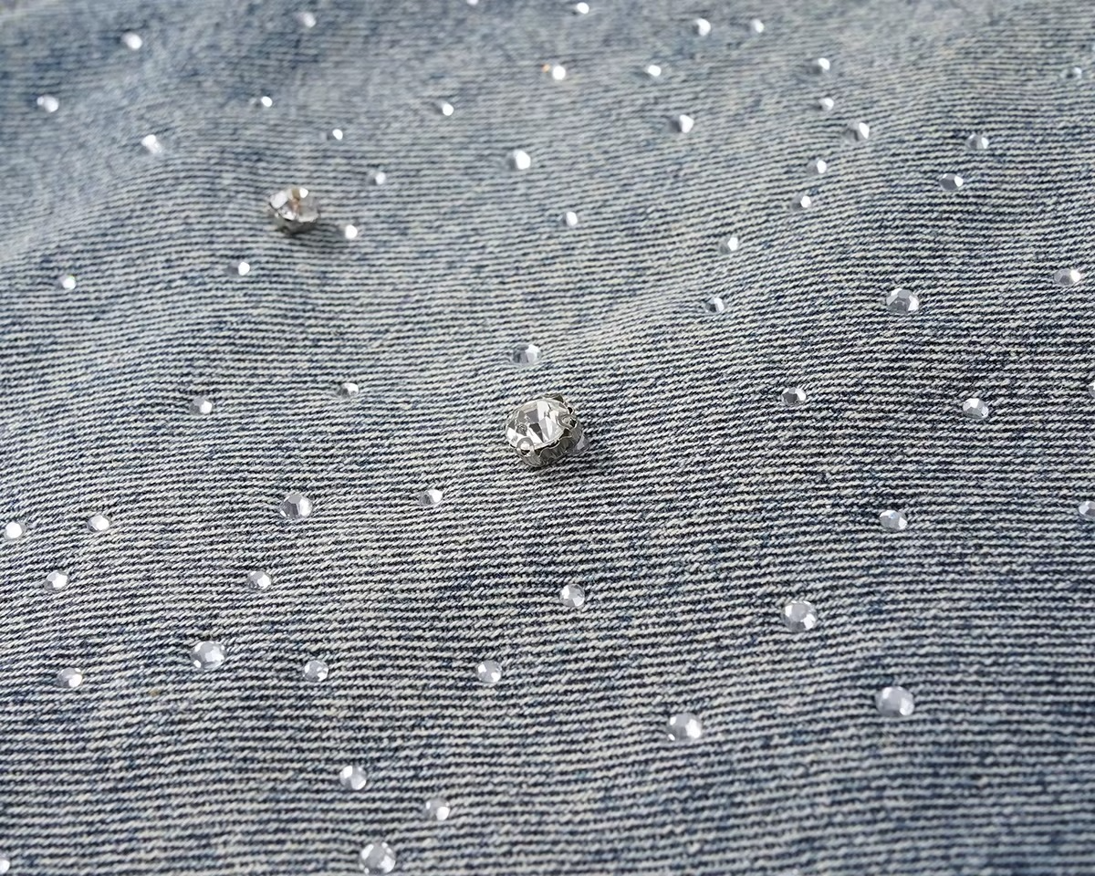 Denim à gouttes de cristal