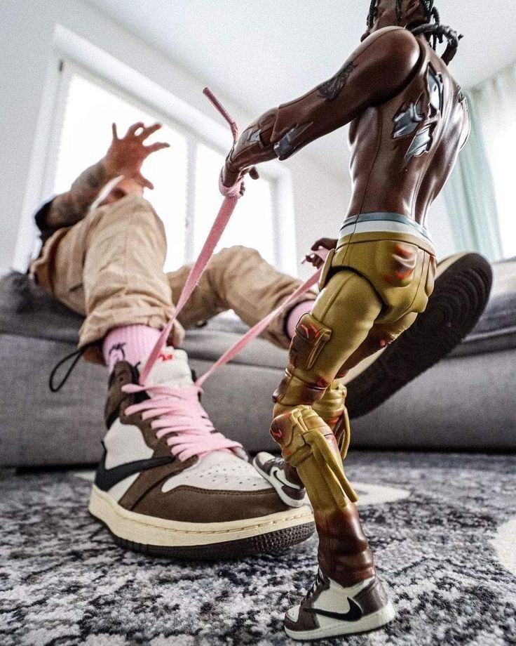 Jordan x Travis Scott