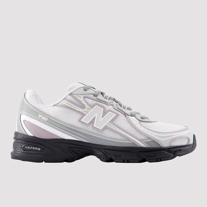 New Balance 740