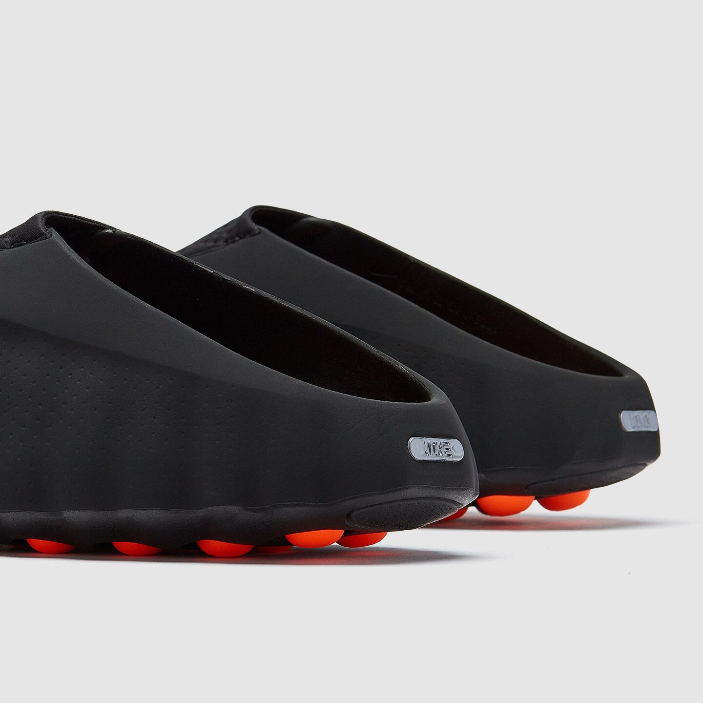 Nike Mind 001 Pregame Mules Black Chrome Hyper Crimson – Futuristic Nike Slides | Luxem Swiss