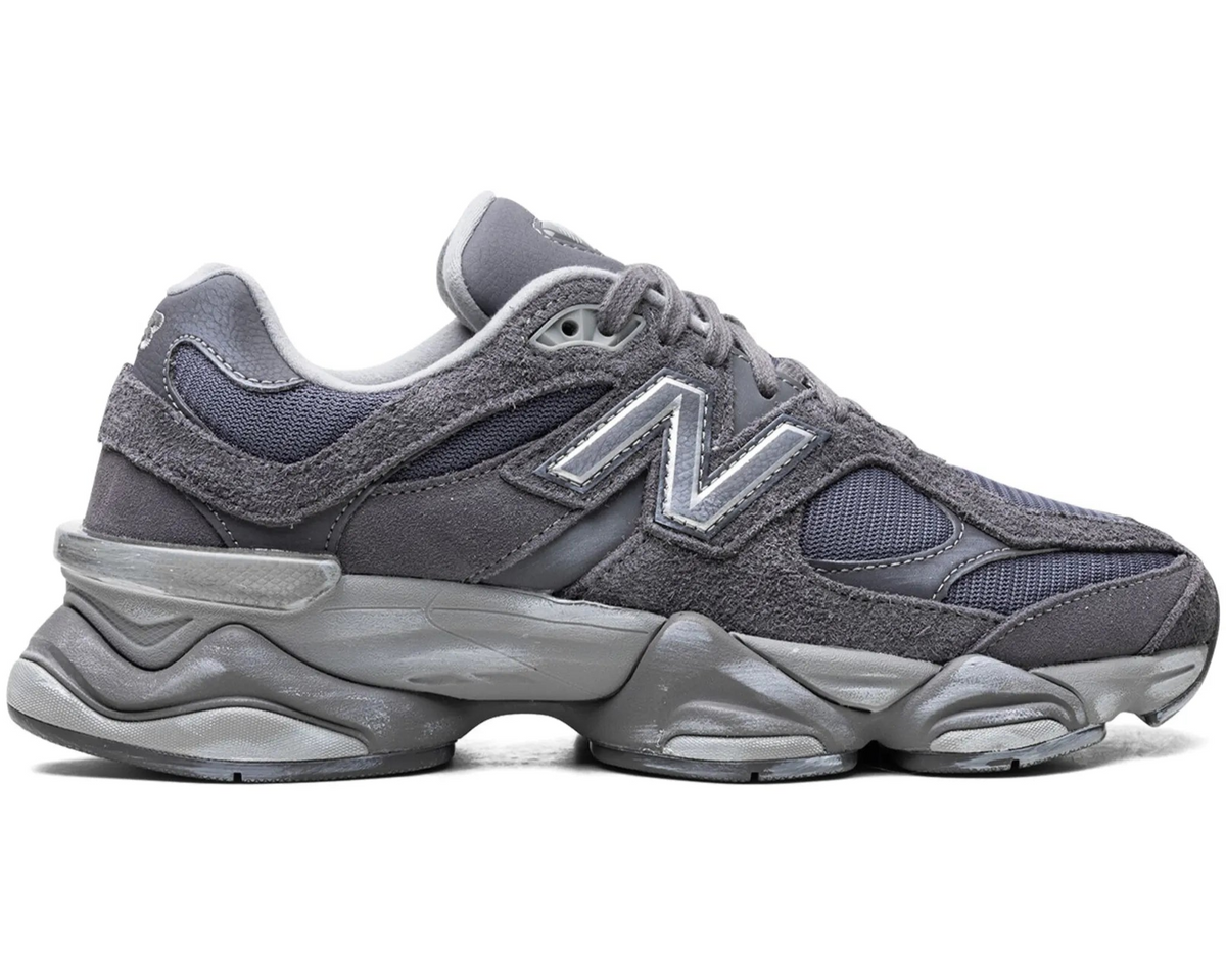 New Balance 9060 panelled low-top sneakers image