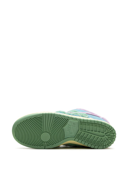Nike SB Dunk Low "Verdy Visty" sneakers