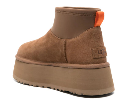 Buty UGG Classica Mini Dipper – komfort na platformie z zamszu premium | Luxem szwajcarski