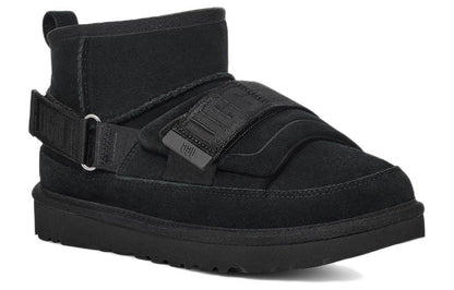 Bottes UGG Classic Mini Strap noires | Daim en peau lainée pour femme – Luxem Swiss