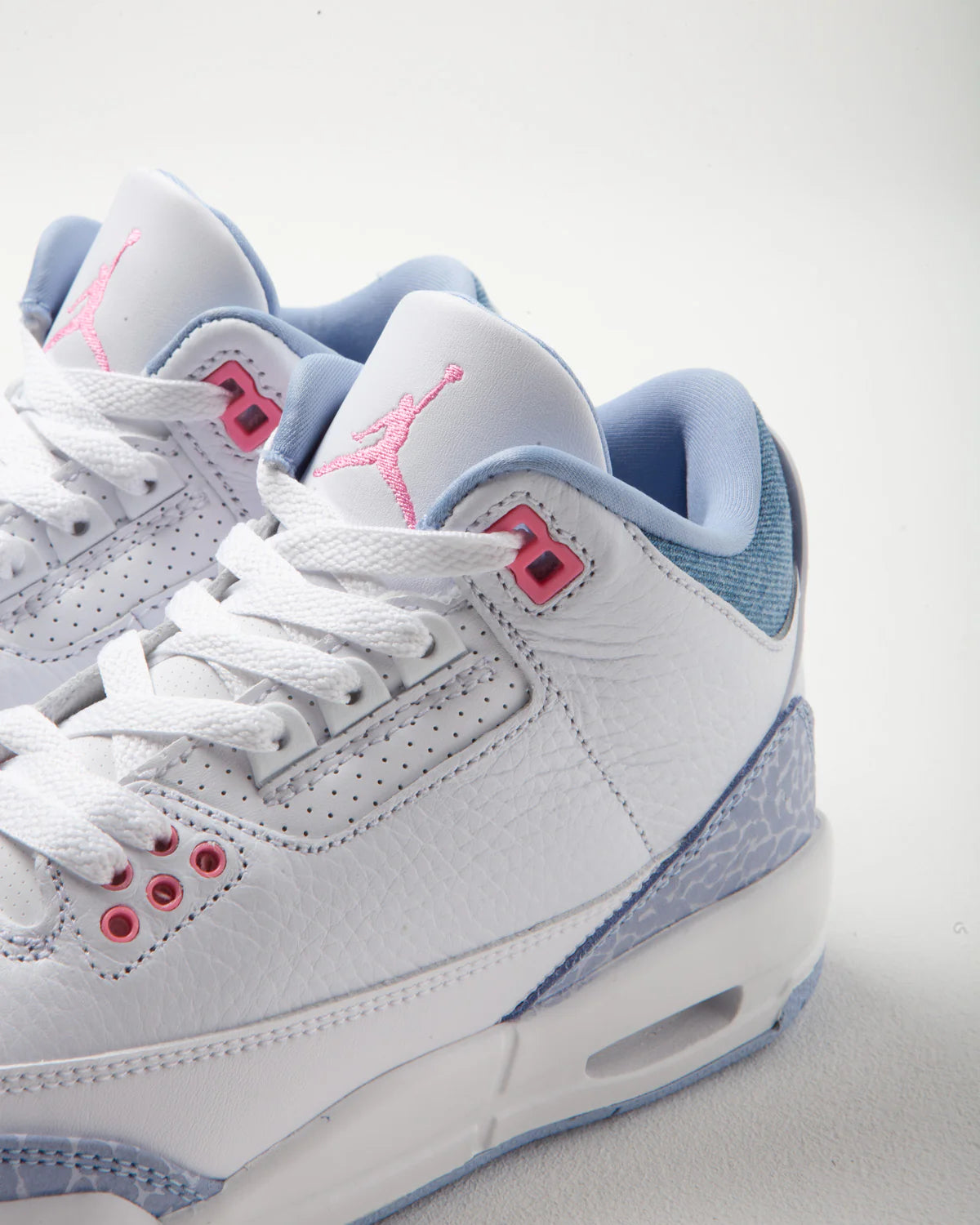Air Jordan 3 Retro GS "White Pink Foam / Ice Blue" – Girls' Sizing