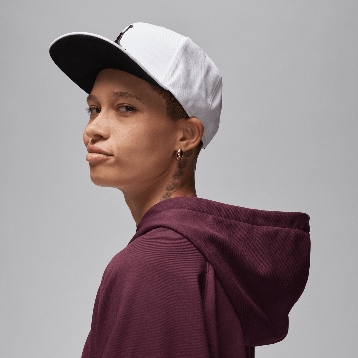 Jordan Sport Women's Graphic Fleece Hoodie Night Maroon/Stealth – FN5125-681-XS – product view 4