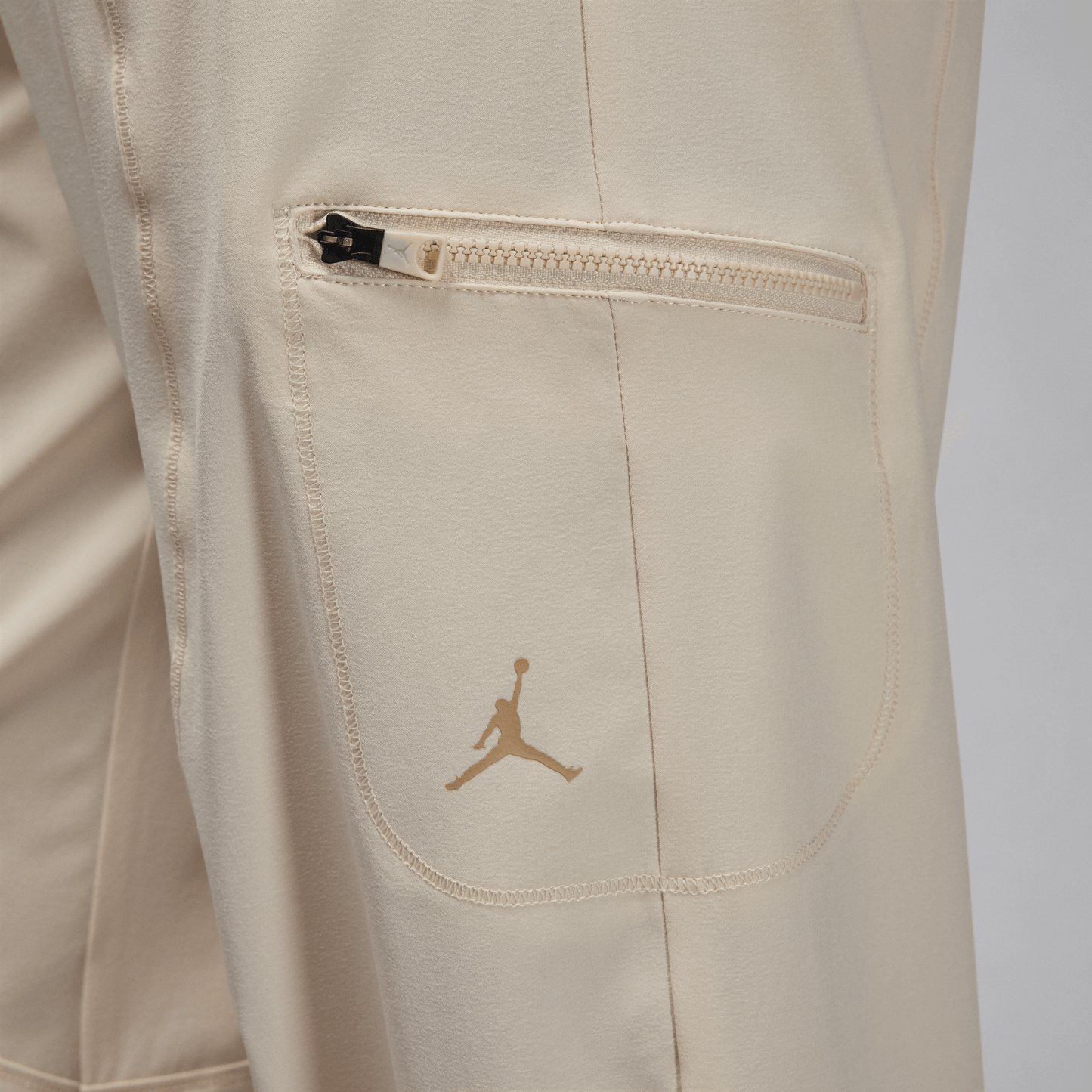 Jordan Sport Women's Tunnel Pants Legend Light Brown/Legend Medium Brown – FB4659-203-S – product view 4
