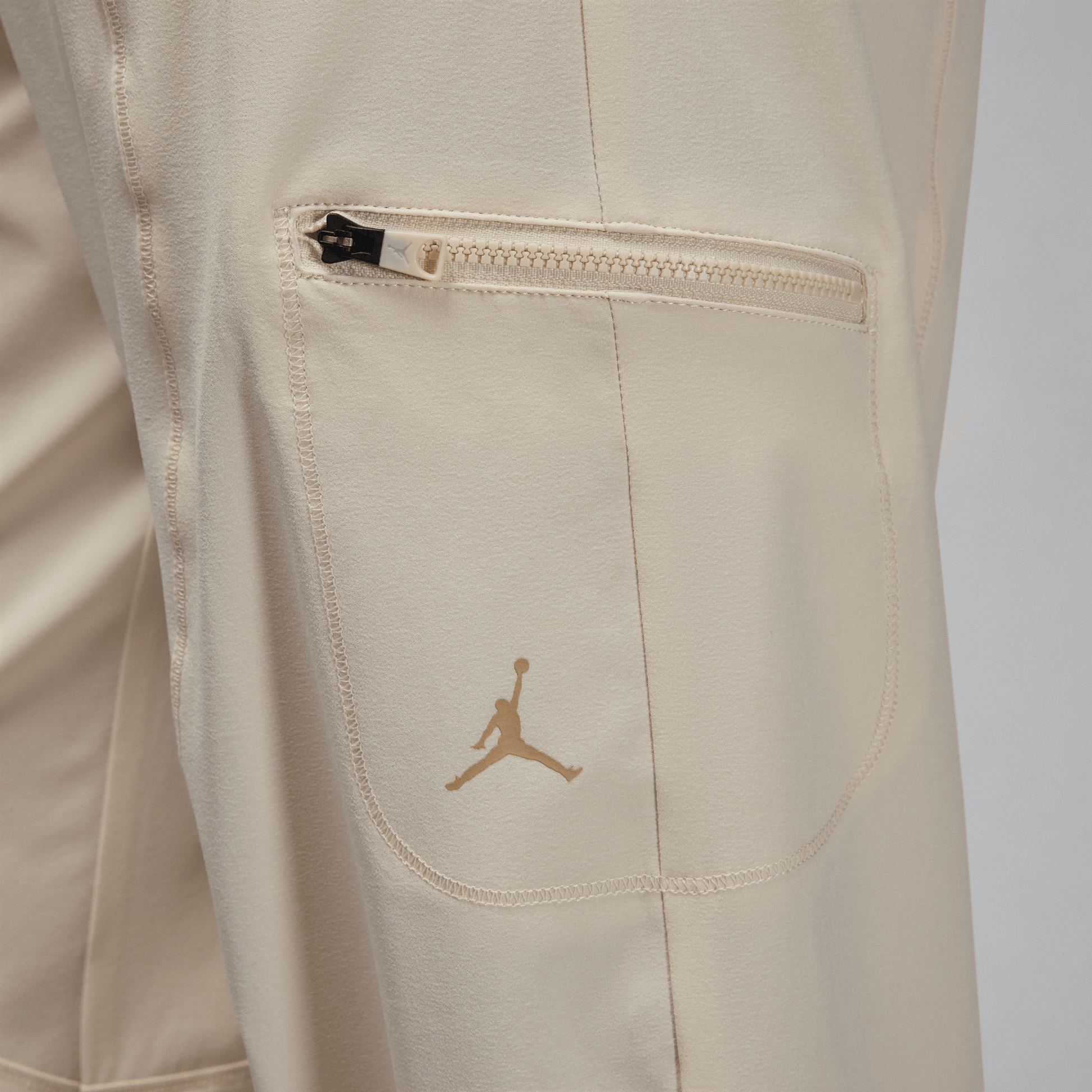 Jordan Sport Women's Tunnel Pants Legend Light Brown/Legend Medium Brown – FB4659-203-S – product view 4