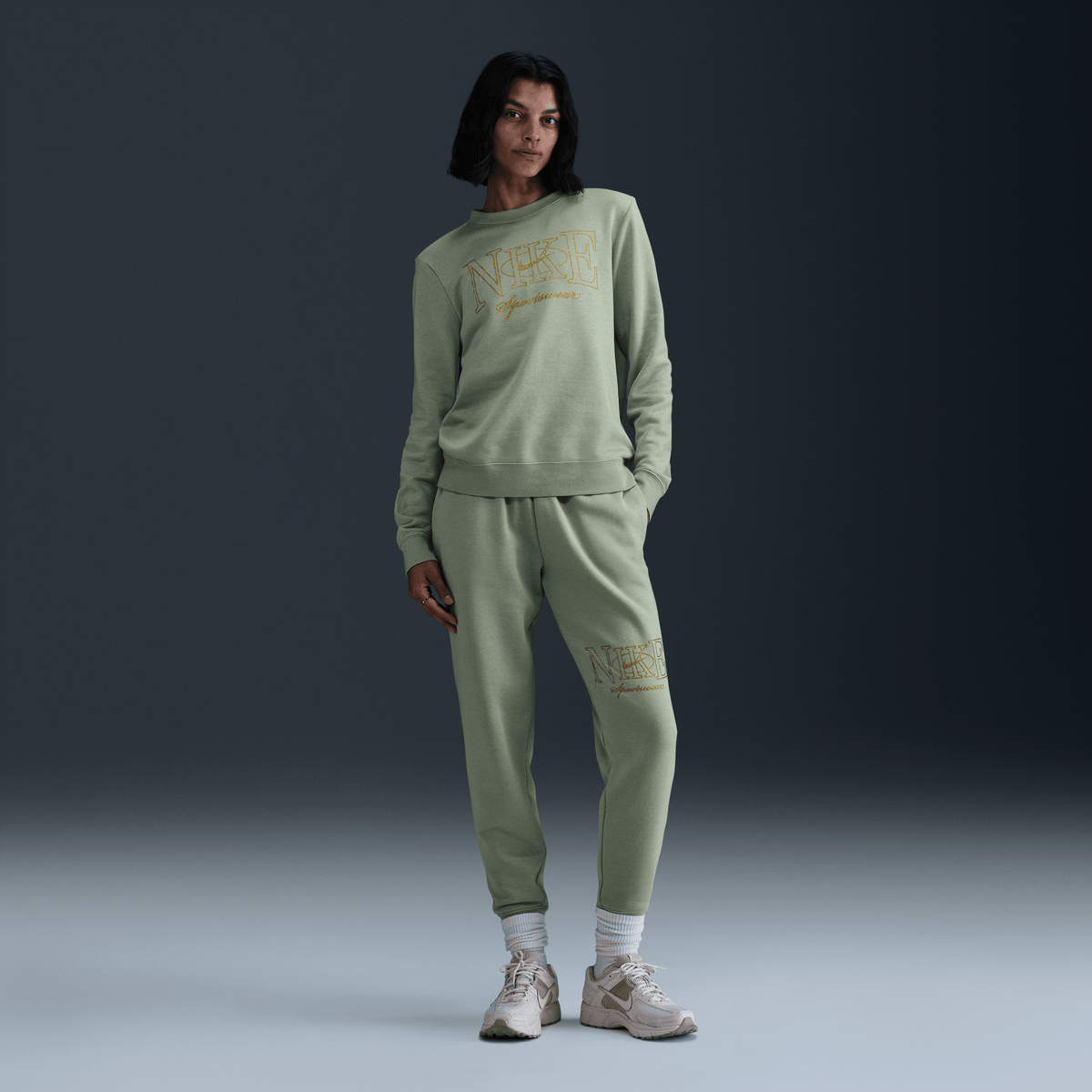 Nike Sportswear Club Fleece Women's Mid-Rise Joggers Jade Horizon – FV8062-370-M – product image