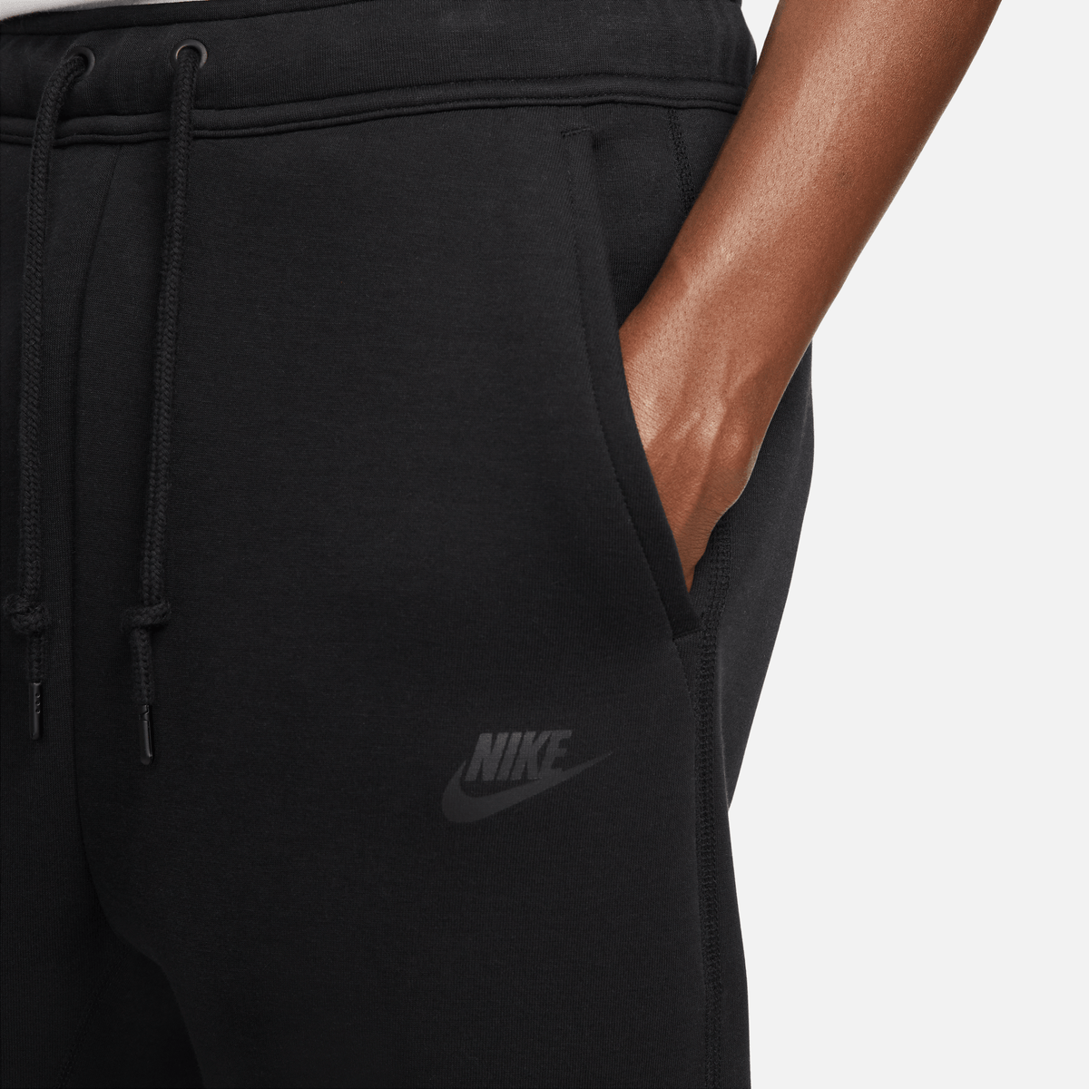 Nike Sportswear Tech Fleece Joggers Black/Black – FB8002-010-L – product image