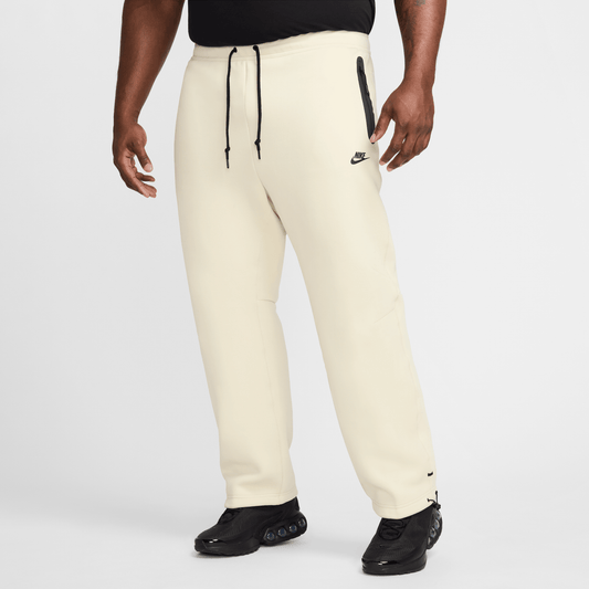 Nike Sportswear Tech Fleece Light Khaki/Black – HJ6533-234-S – product image