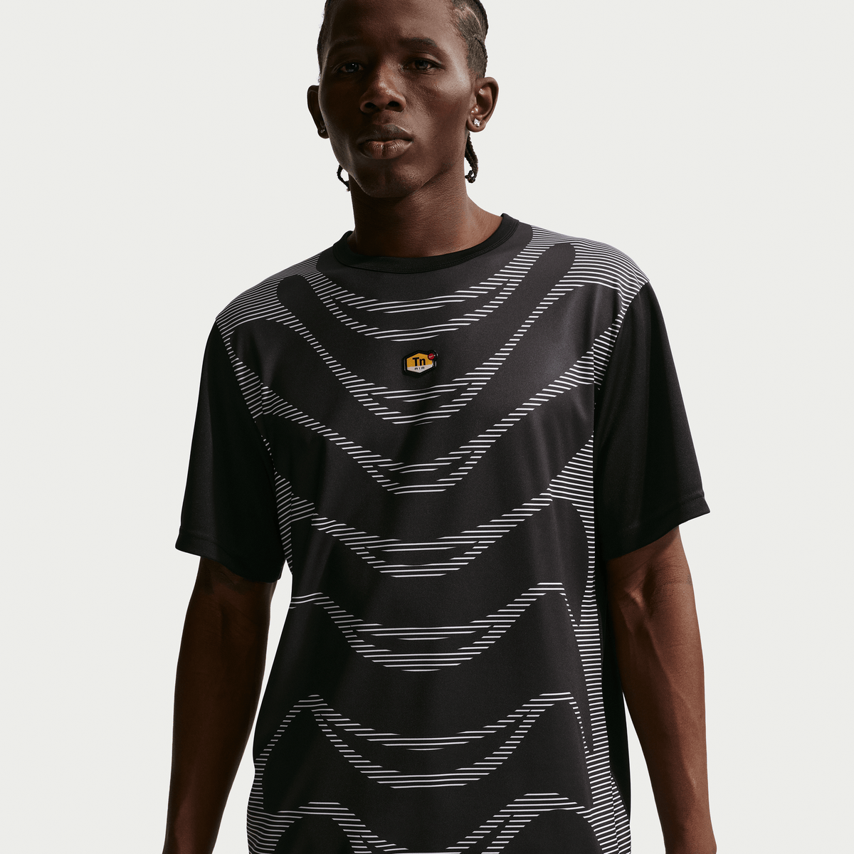 Nike Sportswear Tuned Air Men's Football Shirt Black/Black – IM5980-011-S – product view 3