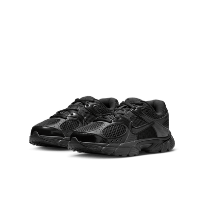 Nike V5 RNR GS 'Triple Black' – HQ6411-002-36 – product view 2