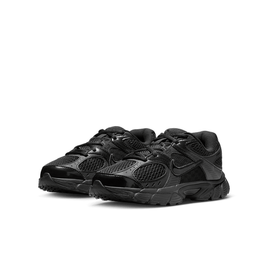 Nike V5 RNR GS 'Triple Black' – HQ6411-002-36 – product view 2