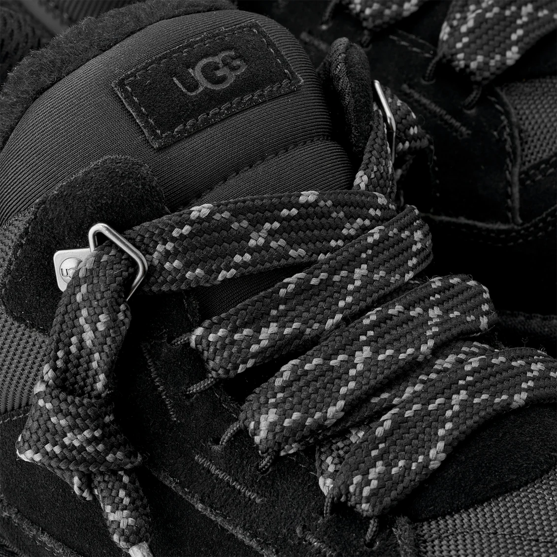 UGG Lowmel Black