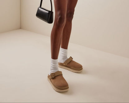 UGG Goldenstar “Chestnut” Clogs – Premium Comfort & Timeless Style | Luxem Swiss