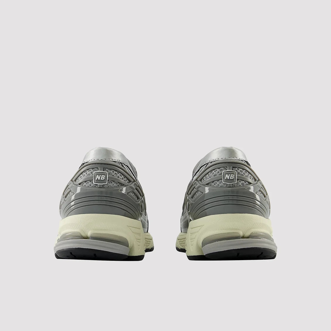New Balance 1906L Metallic Silver – Loafers