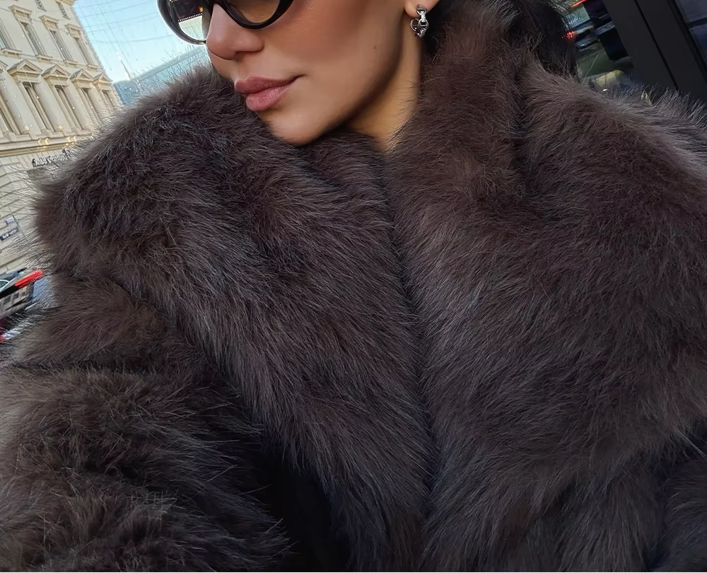 Plush Faux-Fur Winter Jacket – Short Elegant Edition