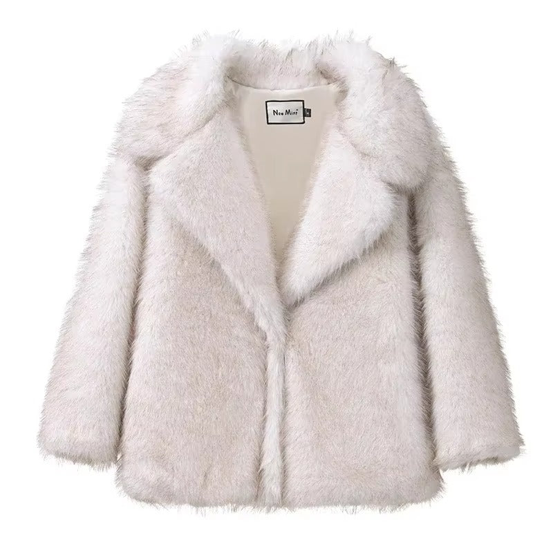 Plush Faux-Fur Winter Jacket – Short Elegant Edition