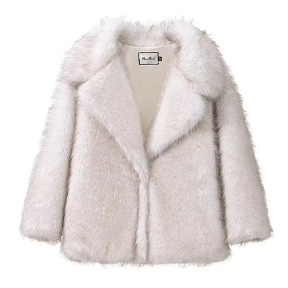 Plush Faux-Fur Winter Jacket – Short Elegant Edition